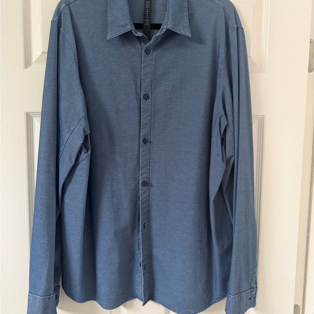 lululemon athletica Men's Button-Down Shirt in Slate Blue